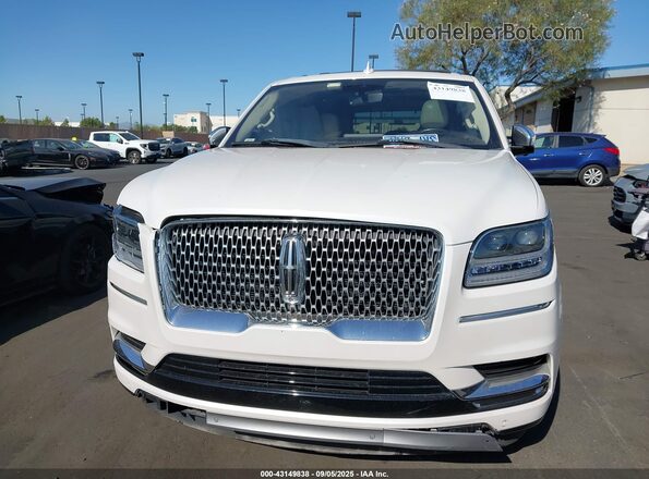 5LMJJ2TTXJEL06641 2018 LINCOLN NAVIGATOR Белый Вид задней части салона