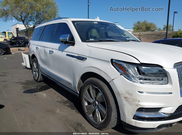 5LMJJ2TTXJEL06641 2018 LINCOLN NAVIGATOR Белый 