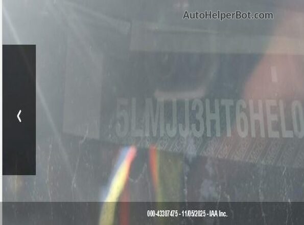 5LMJJ3HT6HEL04684 2017 LINCOLN NAVIGATOR White Engine compartment view