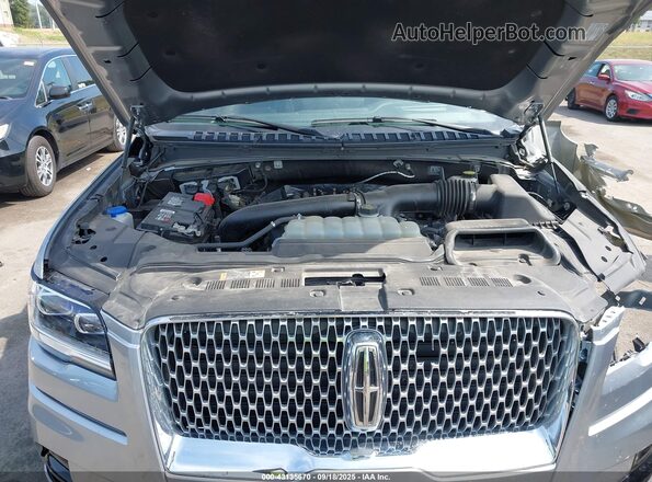 5LMJJ3LG1PEL02642 2023 LINCOLN NAVIGATOR Silver Widok z tyłu