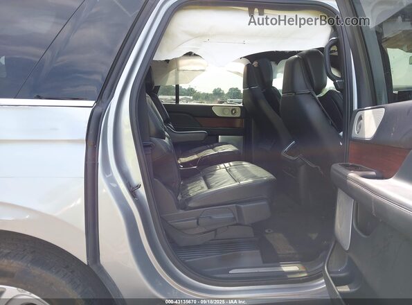 5LMJJ3LG1PEL02642 2023 LINCOLN NAVIGATOR Silver Widok naklejki z numerem VIN