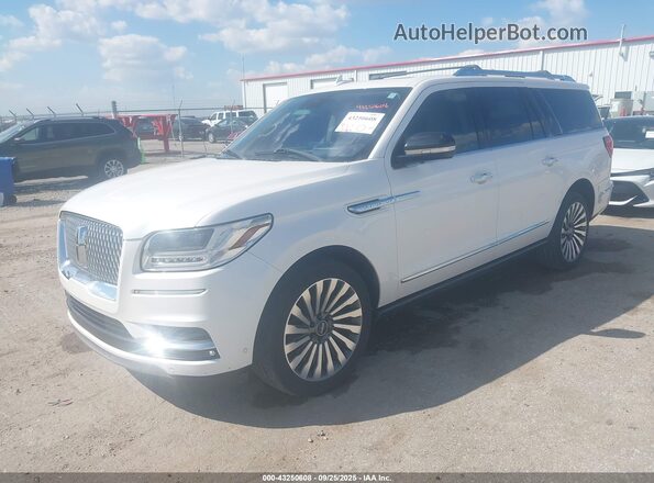 5LMJJ3LT0JEL08050 2018 LINCOLN NAVIGATOR L Белый Передняя левая четверть