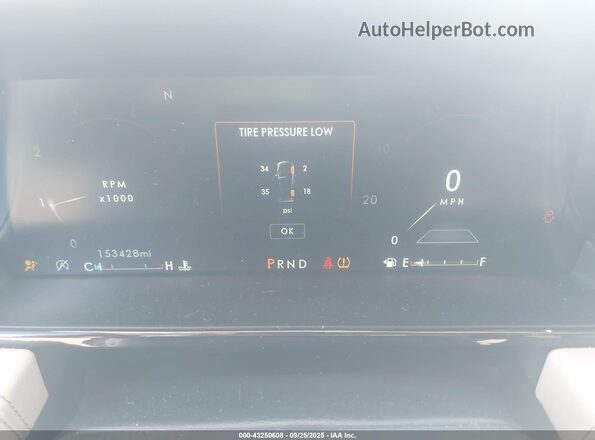 5LMJJ3LT0JEL08050 2018 LINCOLN NAVIGATOR L Белый Вид задних сидений
