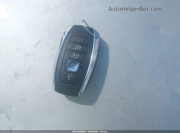 5LMJJ3LT0JEL08050 2018 LINCOLN NAVIGATOR L Белый Вид панели приборов