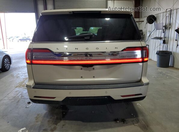 5LMJJ3LT2JEL14514 2018 LINCOLN NAVIGATOR Кремовый Вид сзади