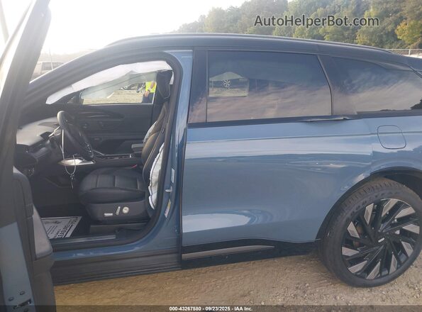 5LMPJ8K42SJ966186 2025 LINCOLN NAUTILUS Light Blue Вид салону спереду