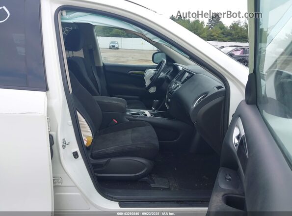 5N1AR2MN5GC606698 2016 NISSAN PATHFINDER Белый Вид салона спереди