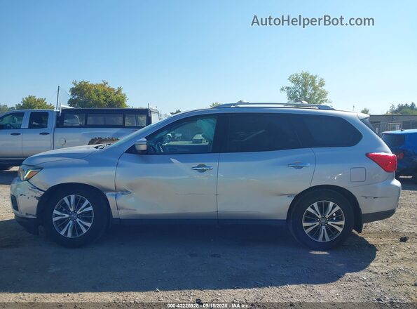 5N1DR2MMXHC693861 2017 NISSAN PATHFINDER Silver 360 interior view