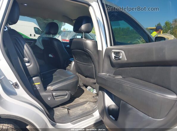 5N1DR2MMXHC693861 2017 NISSAN PATHFINDER Silver VIN sticker view