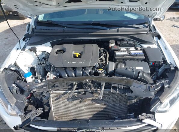 5NPD74LF0JH215631 2018 HYUNDAI ELANTRA White Հետևի տեսք