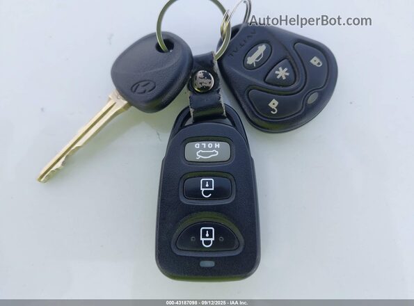 5NPD74LF0JH215631 2018 HYUNDAI ELANTRA White Առջևի վահանակի տեսք