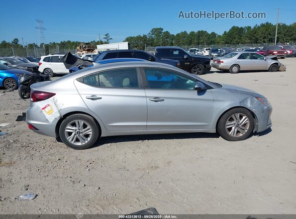 5NPD84LF4LH557020 2020 HYUNDAI ELANTRA Серебряный Вид задней части салона