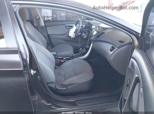 5NPDH4AE4GH759906 2016 HYUNDAI ELANTRA Черный Вид салона спереди