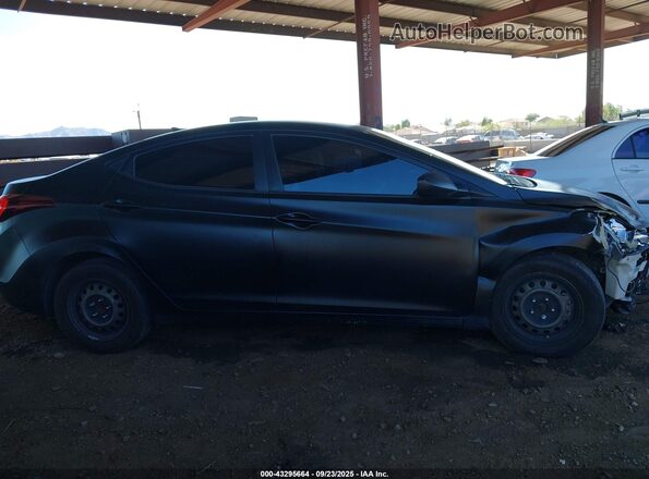 5NPDH4AE4GH759906 2016 HYUNDAI ELANTRA Черный Вид задней части салона