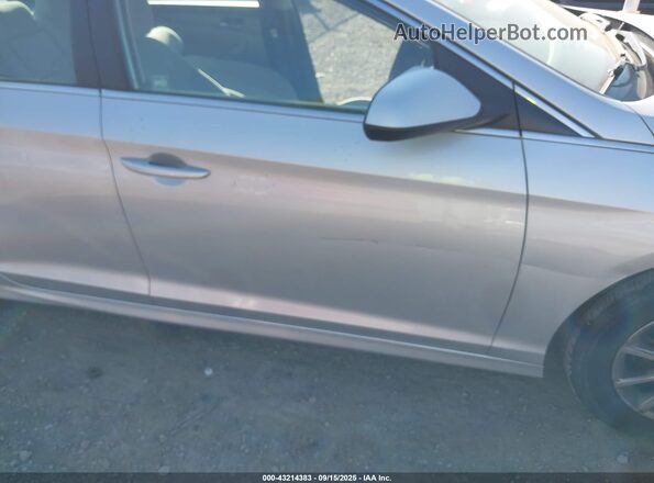 5NPE24AF0JH687981 2018 HYUNDAI SONATA Silver 