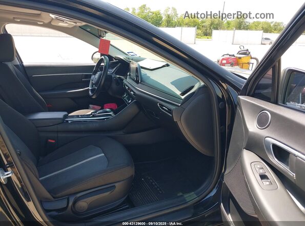 5NPEF4JA2MH090134 2021 HYUNDAI SONATA Черный Вид салона спереди