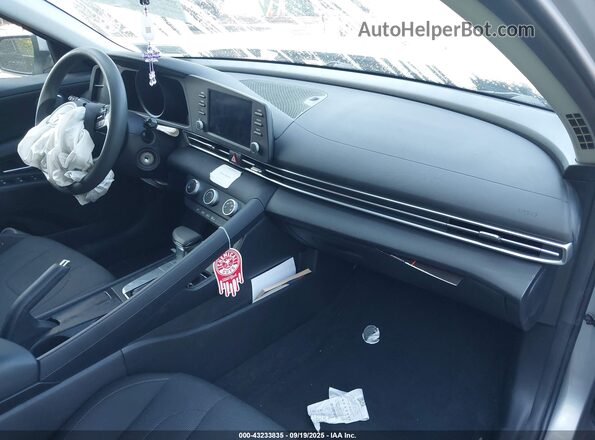 5NPLL4AG9NH073076 2022 HYUNDAI ELANTRA Gray Widok wnętrza z przodu