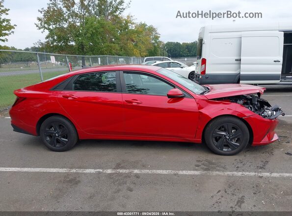 5NPLM4AG0PH094169 2023 HYUNDAI ELANTRA Красный Вид задней части салона