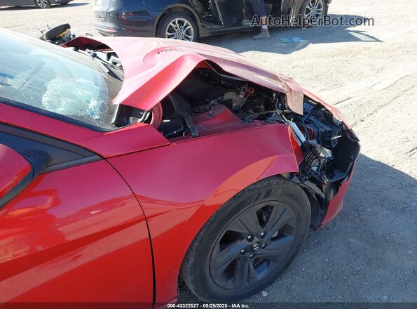 5NPLM4AG3NH076259 2022 HYUNDAI ELANTRA Red Front view