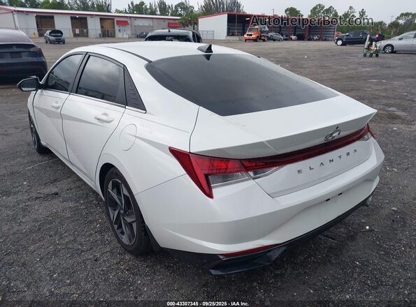 5NPLN4AG0NH060341 2022 HYUNDAI ELANTRA White 