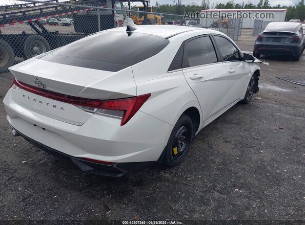 5NPLN4AG0NH060341 2022 HYUNDAI ELANTRA White 