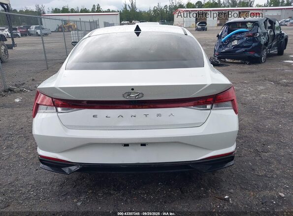 5NPLN4AG0NH060341 2022 HYUNDAI ELANTRA White 