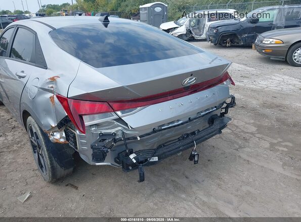 5NPLS4AG5PH107617 2023 HYUNDAI ELANTRA Серебряный 