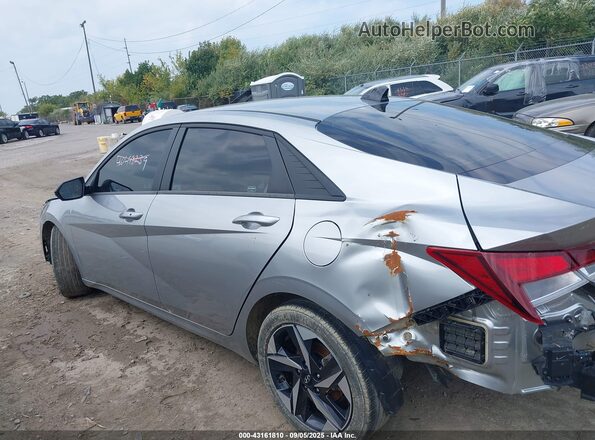5NPLS4AG5PH107617 2023 HYUNDAI ELANTRA Серебряный 