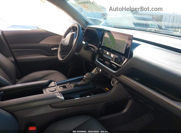 5TDAAAB59SS072430 2025 TOYOTA LIMITED Blue Vista interior delantera