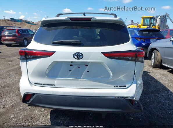 5TDBZRBH4NS215584 2022 TOYOTA LE White 