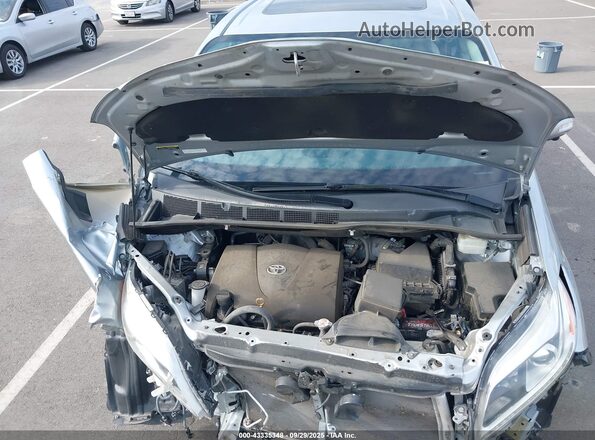 5TDDZ3DC5LS232348 2020 TOYOTA LIMITED Silver Вид ззаду