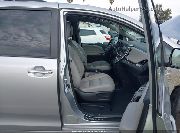 5TDDZ3DC5LS232348 2020 TOYOTA LIMITED Silver Вид салону спереду