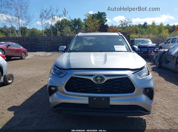 5TDGZRBH1LS037636 2020 TOYOTA LE Silver ხელსაწყოთა პანელის ხედი