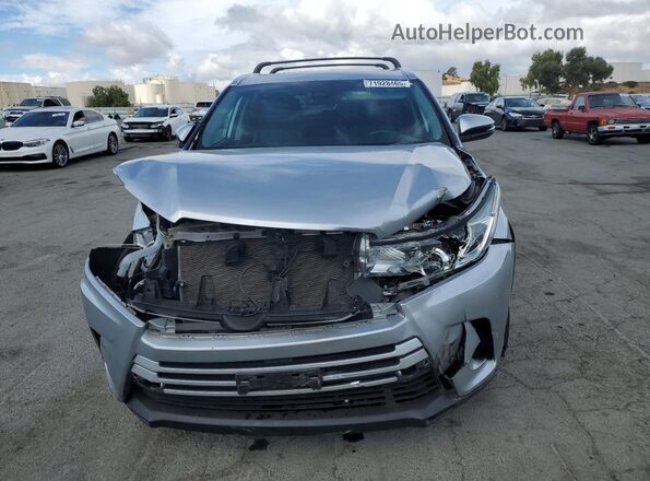 5TDJZRFH1JS812949 2018 TOYOTA HIGHLANDER Silver 