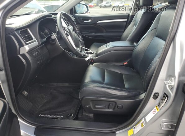 5TDJZRFH1JS812949 2018 TOYOTA HIGHLANDER Silver 