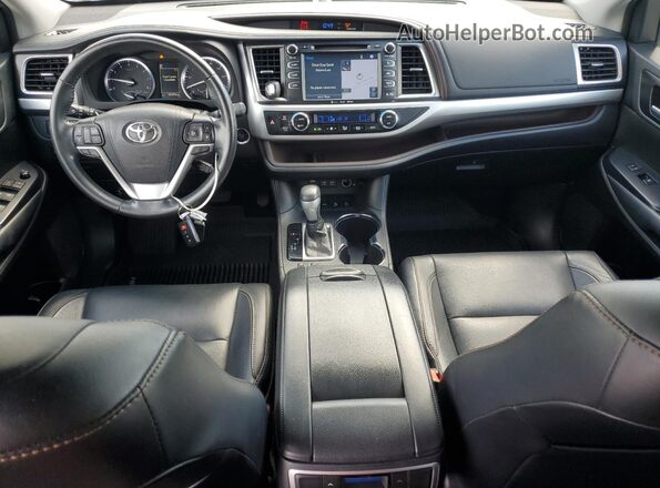 5TDJZRFH1JS812949 2018 TOYOTA HIGHLANDER Silver 