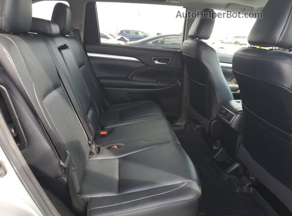 5TDJZRFH1JS812949 2018 TOYOTA HIGHLANDER Silver 
