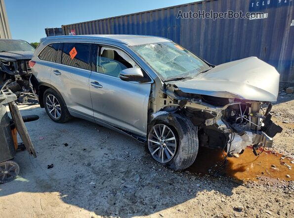 5TDJZRFH8JS895196 2018 TOYOTA HIGHLANDER Silver 