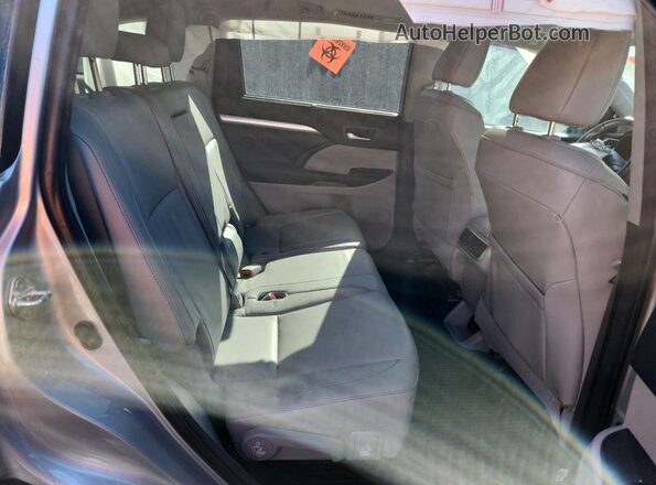 5TDJZRFH8JS895196 2018 TOYOTA HIGHLANDER Silver 