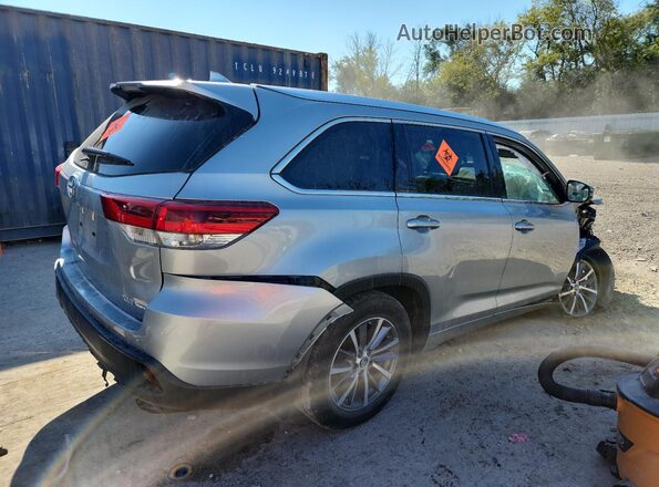 5TDJZRFH8JS895196 2018 TOYOTA HIGHLANDER Silver 
