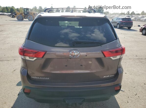 5TDJZRFH8JS898972 2018 TOYOTA HIGHLANDER Brown 