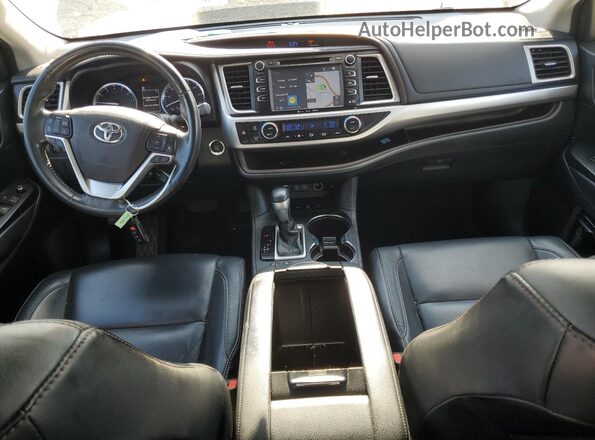 5TDJZRFH8JS898972 2018 TOYOTA HIGHLANDER Brown 