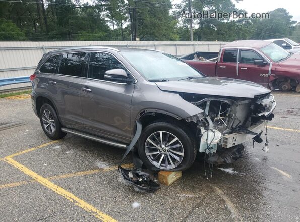 5TDKZRFH1JS532632 2018 TOYOTA HIGHLANDER Gray 