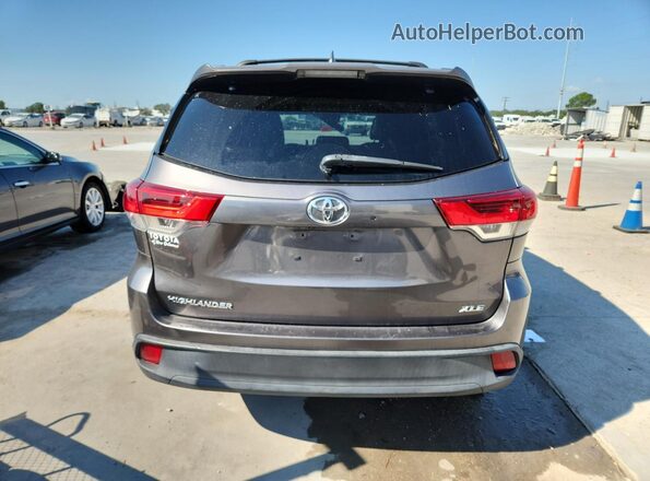 5TDKZRFH7JS530870 2018 TOYOTA HIGHLANDER Gray 