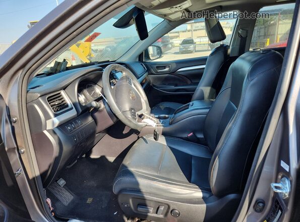5TDKZRFH7JS530870 2018 TOYOTA HIGHLANDER Gray 
