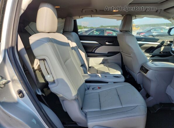 5TDKZRFH8JS532742 2018 TOYOTA HIGHLANDER Silver 