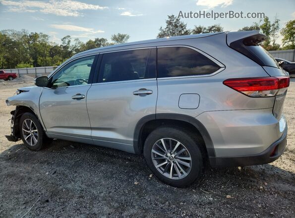 5TDKZRFH8JS532742 2018 TOYOTA HIGHLANDER Silver 