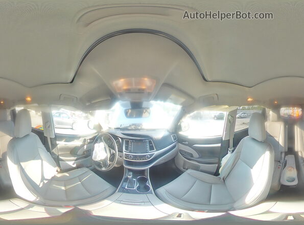 5TDKZRFH8JS532742 2018 TOYOTA HIGHLANDER Silver 