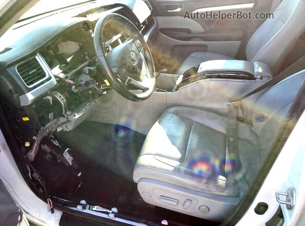 5TDKZRFHXJS547033 2018 TOYOTA HIGHLANDER White 