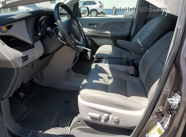 5TDYZ3DCXLS073313 2020 TOYOTA LE Gray Front interior view